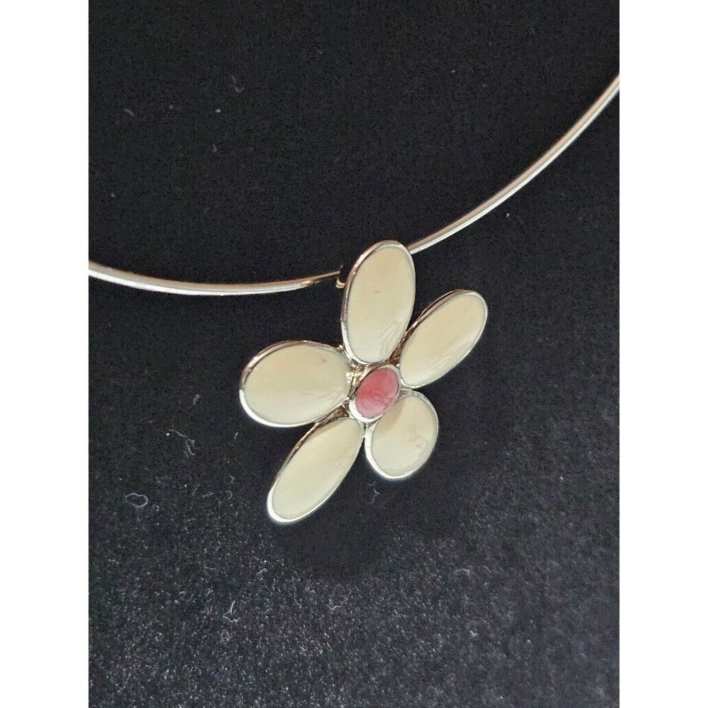*Sale* Lia Sophia silver tone flower choker necklace 13" - Picture 5 of 12